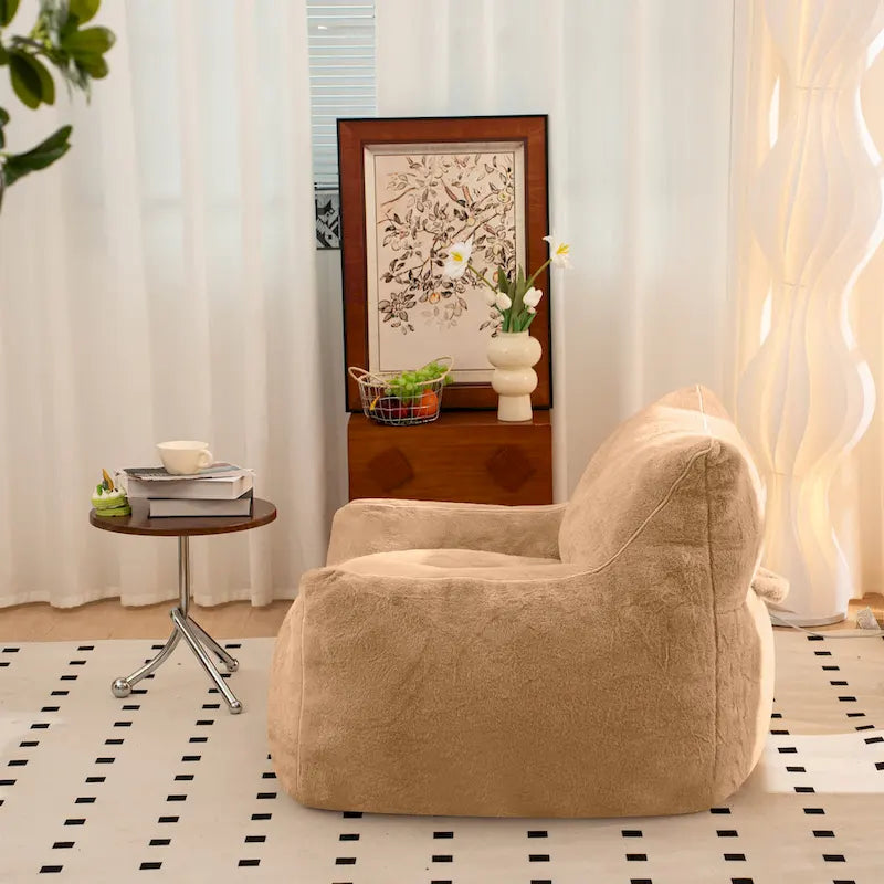 Poltrona a sacco in ecopelliccia con supporto per la schiena, imbottitura in schiuma sminuzzata ad alta densità e design versatile