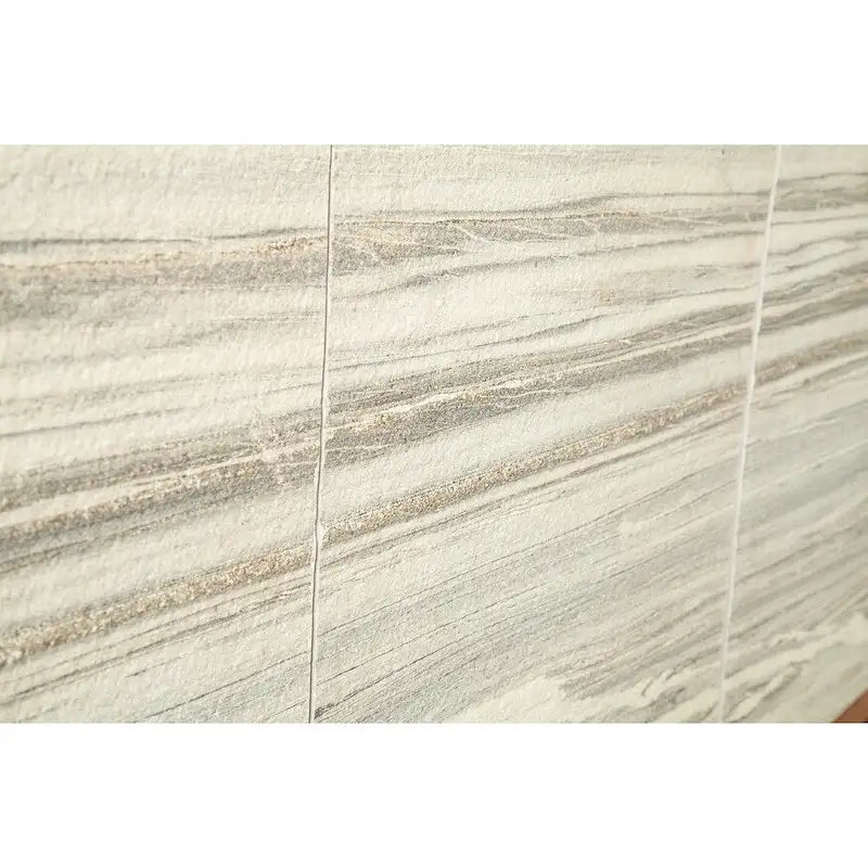 Credenza con apertura a pressione, vano contenitore nascosto e finitura moderna