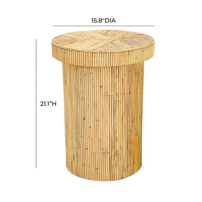 Tavolino laterale in rattan con struttura intrecciata naturale e design compatto