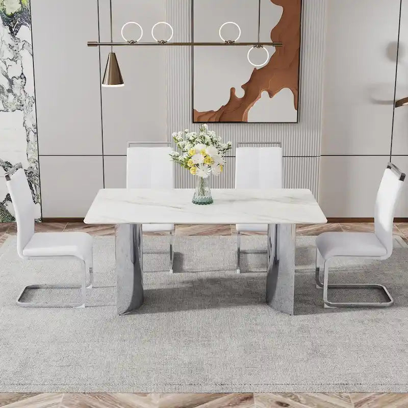 Moderní minimalistický jídelní stůl se skleněnou deskou s vzhledem bílého mramoru